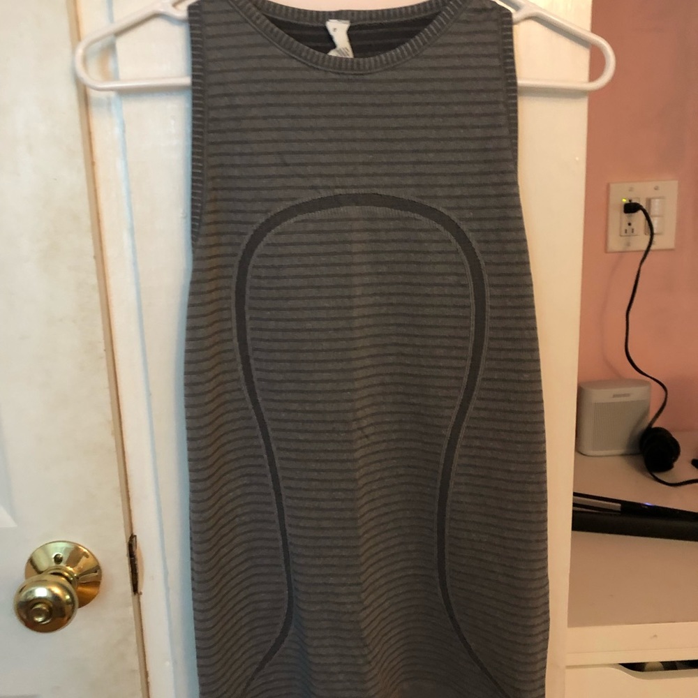 Lululemon workout tank top